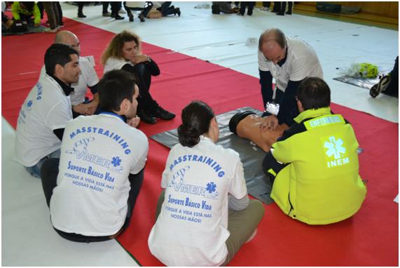 ESTUDANTES E COLABORADORES DA ULVNF PARTICIPARAM NO 1. MASSTRAINING EM SUPORTE BSICO DE VIDA VMER-CHMA