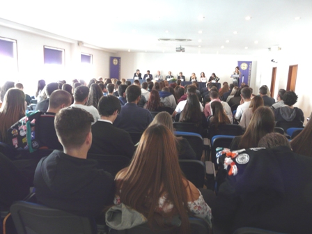 SESSO DE ACOLHIMENTO AOS NOVOS ESTUDANTES