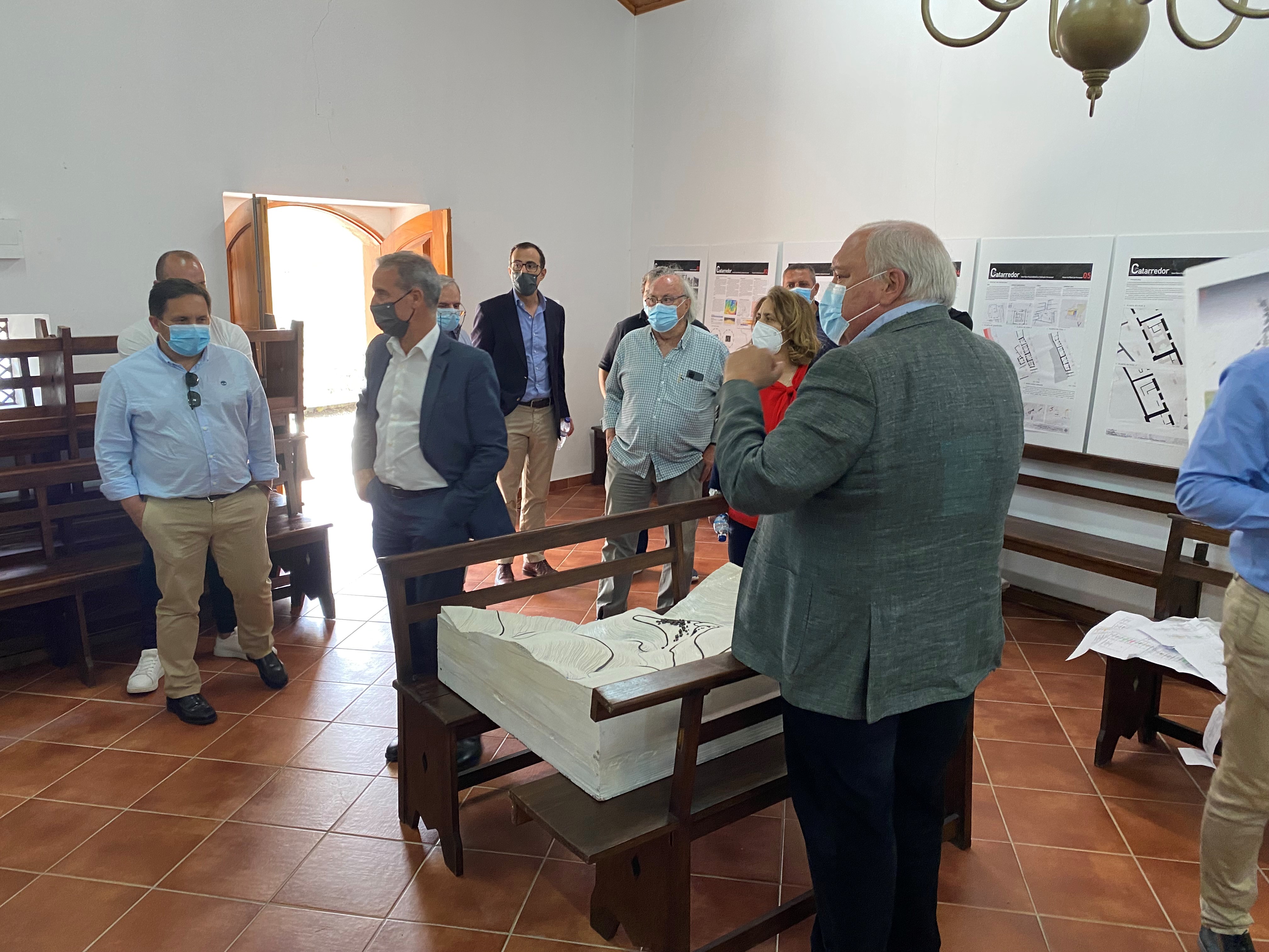 ESTUDANTES DE ARQUITETURA APRESENTAM PUBLICAMENTE TRABALHOS SOBRE A REVITALIZAÇÃO DE UMA ALDEIA