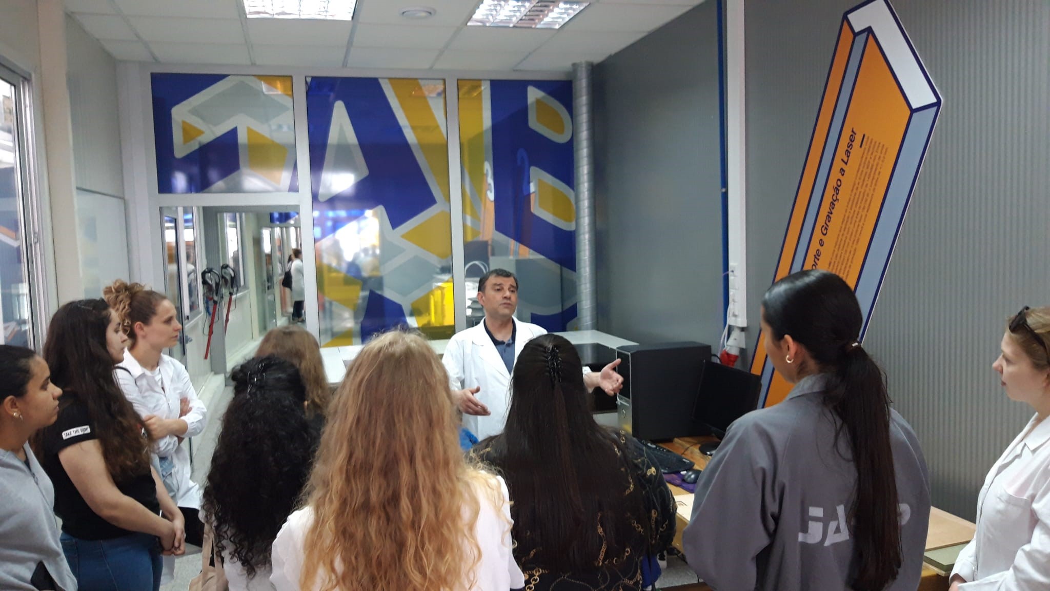 Estudantes de Mestrado da Lusada do Porto desenvolvem projeto nas Oficinas Laboratoriais de Famalico