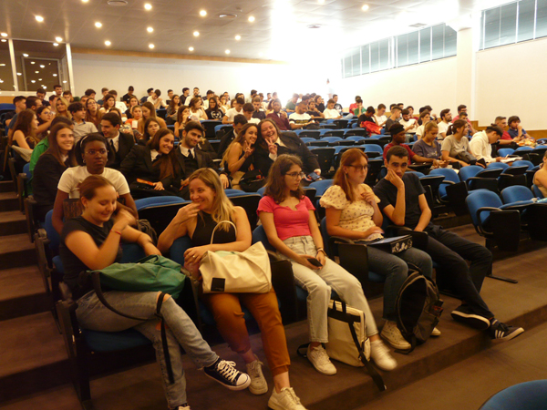 Sesso de Acolhimento aos Novos Estudantes