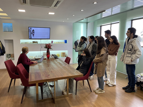 Estudantes do 1º ano do Curso de Design da Universidade Lusíada visitam a Têxtil Scoop