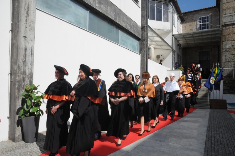 Universidade Lusíada em destaque na primeira página de Jornal