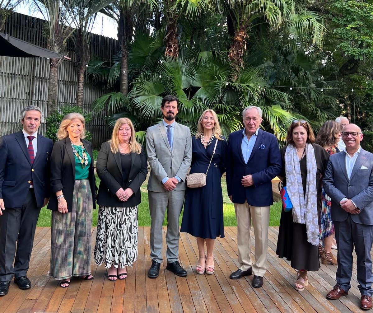 Prof. Dr. Joo Redondo e Dra. Susana Ferreira no Consulado de Portugal em So Paulo, Brasil