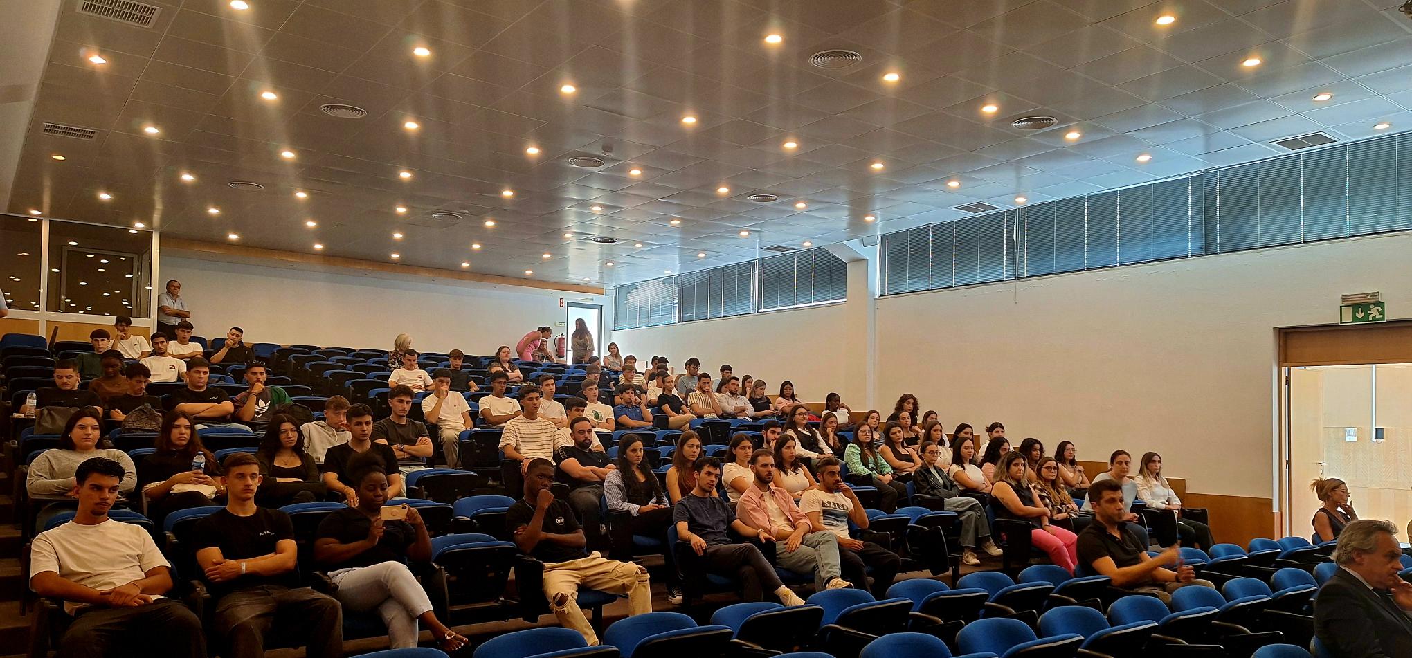 Sesso de Acolhimento aos Novos Estudantes