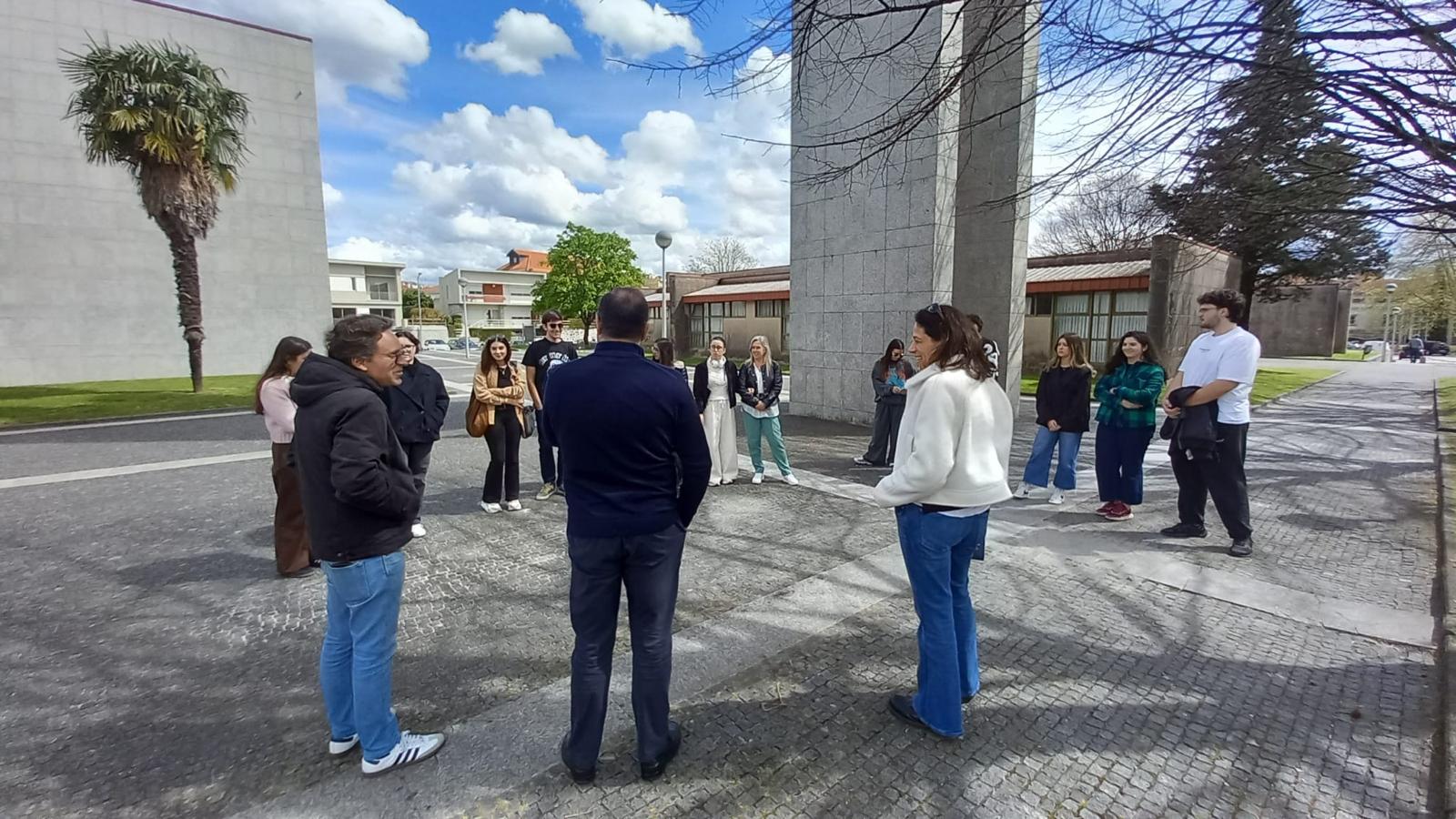 Estudantes de Design desenvolvem projetos com impacto social na Parquia de Santo Adrio