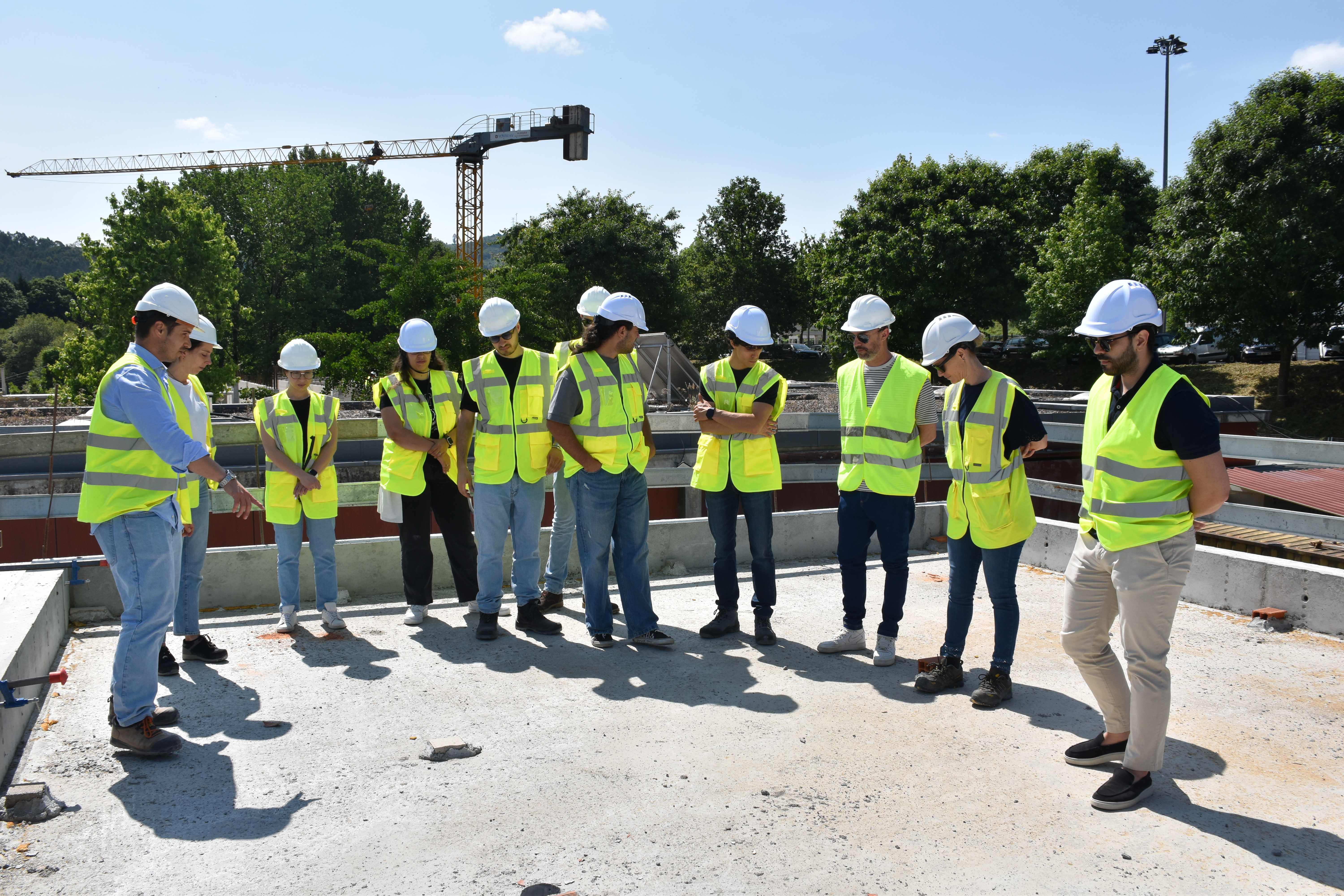Visita de Estudantes de Arquitetura  Obra do Centro de Recolha Oficial de Guimares